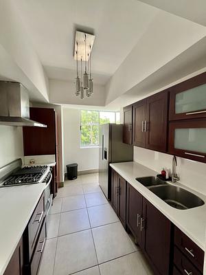 Apartamento en Piantini, Santo Domingo D.N. de 2 habitaciones con 2 baños y 2 parqueos de 135 mts² con mantenimiento incluido - Imagen 3