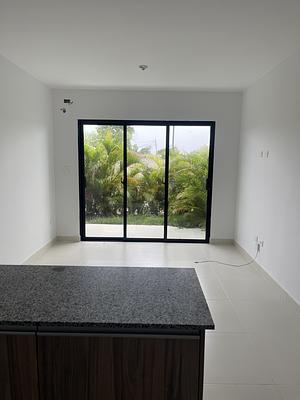 Apartamento en Brisas de Punta Cana, Bávaro de 1 habitación con 2 baños y 1 parqueo de 48 mts² con mantenimiento incluido - Imagen 3