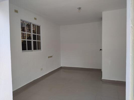Local comercial en La Feria, Santo Domingo D.N. con 1 baño de 1 mts² - Imagen 2