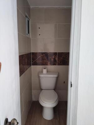 Local comercial en La Feria, Santo Domingo D.N. con 1 baño de 1 mts² - Imagen 3