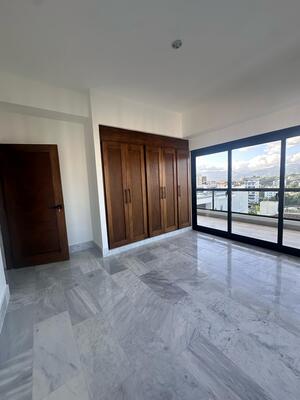 Apartamento en La Esmeralda, Santiago de 2 habitaciones con 2 baños y 2 parqueos - Imagen 6