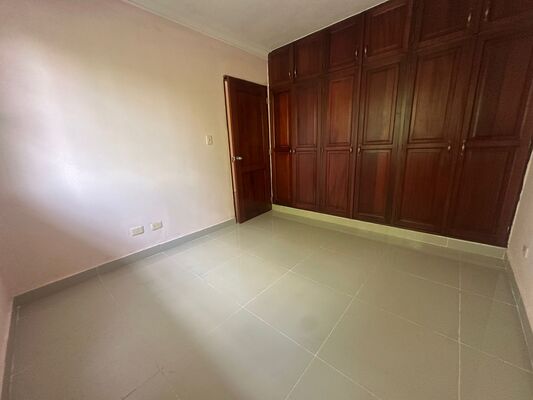 Apartamento en Ensanche Ozama, Santo Domingo Este de 3 habitaciones con 3 baños y 3 parqueos de 115 mts² con mantenimiento incluido - Imagen 6