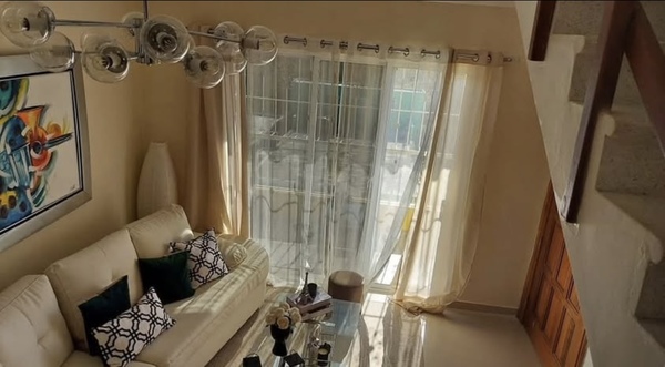 Casa en Brisa Oriental, Santo Domingo Este y 2 parqueos de 276 mts² - Imagen 4