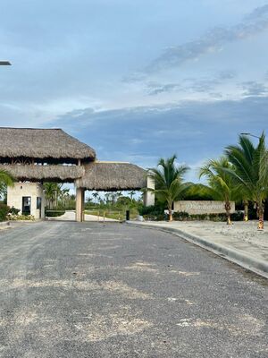 Villa en Bávaro, Punta Cana de 2 habitaciones con 2 baños y 2 parqueos con mantenimiento incluido - Imagen 2