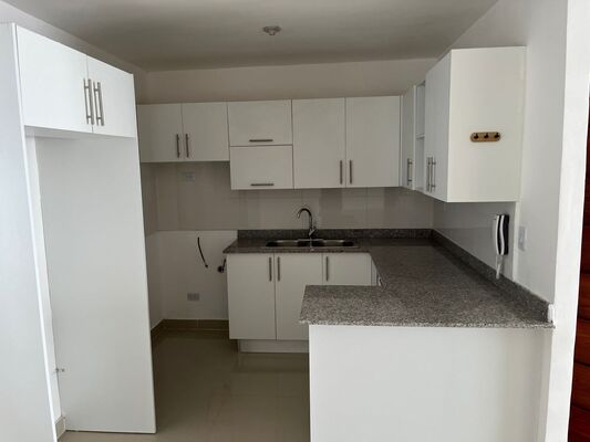 Apartamento en Autopista San Isidro, Santo Domingo Este de 3 habitaciones con 2 baños y 1 parqueo con mantenimiento incluido - Imagen 2