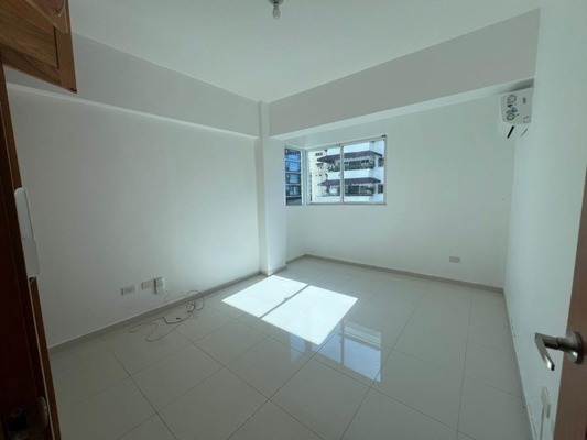 Apartamento en Bella Vista, Santo Domingo D.N. de 1 habitación con 1 baño de 61 mts² con mantenimiento incluido - Imagen 3
