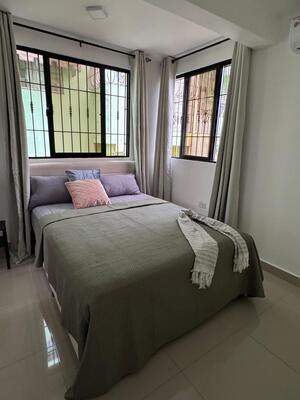 Apartamento en Autopista San Isidro, Santo Domingo Este de 2 habitaciones con 1 baño en 2do nivel con mantenimiento incluido - Imagen 3