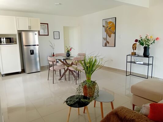 Apartamento en Autopista San Isidro, Santo Domingo Este de 2 habitaciones con 1 baño en 2do nivel con mantenimiento incluido - Imagen 4