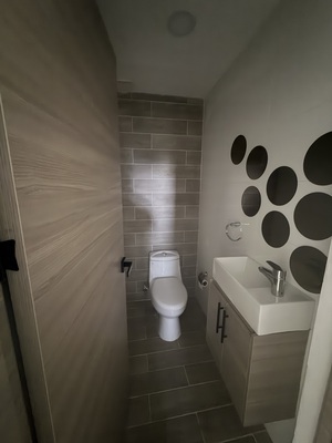 Apartamento en Los Prados, Santo Domingo D.N. de 2 habitaciones con 1 baño y 1 parqueo en 3er nivel de 75 mts² con mantenimiento incluido - Imagen 2