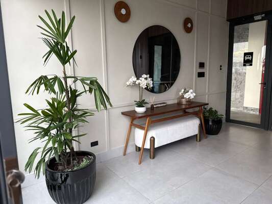 Apartamento en Evaristo Morales, Santo Domingo D.N. de 1 habitación con 1 baño y 1 parqueo en 6to nivel de 61 mts² con mantenimiento incluido - Imagen 2