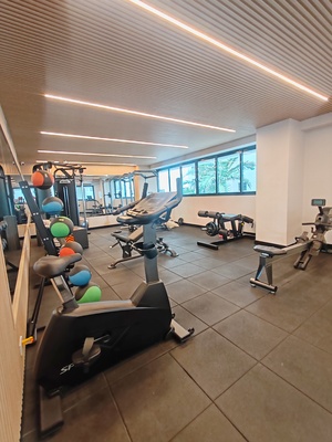 Apartamento en Piantini, Santo Domingo D.N. de 2 habitaciones con 2 baños y 2 parqueos en 4to nivel de 80 mts² con mantenimiento incluido - Imagen 4