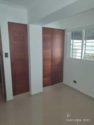 Apartamento en Bella Vista, Santo Domingo D.N. de 3 habitaciones con 2 baños y 2 parqueos en 2do nivel de 150 mts² con mantenimiento incluido - Imagen 2