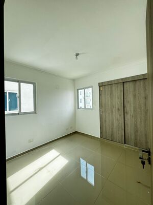 Apartamento en La Barranquita, Santiago de 3 habitaciones con 2 baños y 2 parqueos en 3er nivel de 90 mts² con mantenimiento incluido - Imagen 4