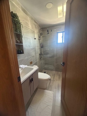 Apartamento en Costa Cana, Bávaro de 2 habitaciones con 2 baños y 1 parqueo en 3er nivel con mantenimiento incluido - Imagen 3