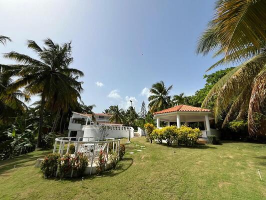 Villa en Matanzas Rural, Baní de 3 habitaciones con 3 baños de 3 mts² - Imagen 3