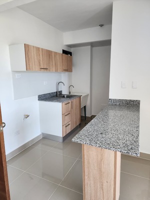 Apartamento en Autopista Las Americas, Santo Domingo Este de 3 habitaciones con 2 baños y 1 parqueo en 3er nivel con 86 mts² con mantenimiento incluido - Imagen 3