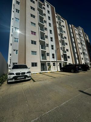 Apartamento en La Barranquita, Santiago de 3 habitaciones con 2 baños y 2 parqueos en 3er nivel con 90 mts² con mantenimiento incluido - Imagen 2