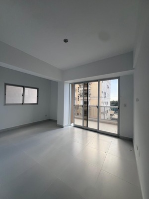 Apartamento en Mirador Norte, Santo Domingo D.N. con 3 habitaciones, 3 baños, 2 parqueos en 5to nivel de 126 mts² con mantenimiento incluido - Imagen 2