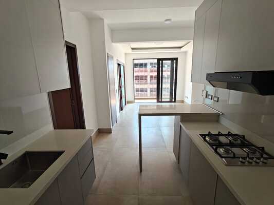 Apartamento en Evaristo Morales, Santo Domingo D.N. con 2 habitaciones, 2 baños, 1 parqueo en 6to nivel de 77 mts² con mantenimiento incluido - Imagen 2