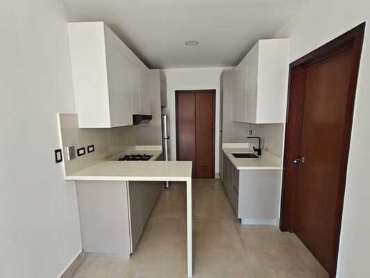Apartamento en Evaristo Morales, Santo Domingo D.N. con 2 habitaciones, 2 baños, 1 parqueo en 6to nivel de 77 mts² con mantenimiento incluido - Imagen 6