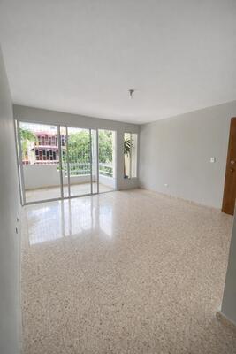 Apartamento en El Millón, Santo Domingo D.N. con 3 habitaciones, 2 baños, 1 parqueo en 3er nivel de 133 mts² con mantenimiento incluido - Imagen 2