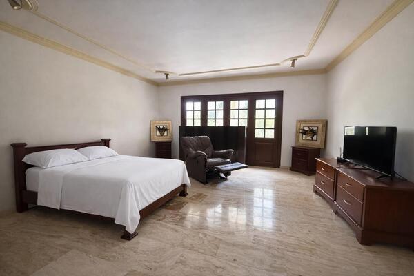 Casa en El Millón, Santo Domingo D.N. con 3 habitaciones, 3 baños, 3 parqueos de 2 niveles de 715 mts² - Imagen 6