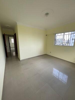 Apartamento en Evaristo Morales, Santo Domingo D.N. con 2 habitaciones, 2 baños, 2 parqueos en 4to nivel con mantenimiento incluido - Imagen 4