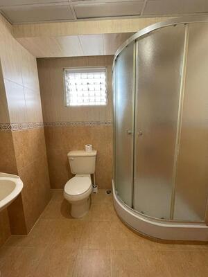 Apartamento en Evaristo Morales, Santo Domingo D.N. con 2 habitaciones, 2 baños, 2 parqueos en 4to nivel con mantenimiento incluido - Imagen 5