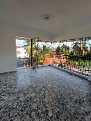 Casa de 440 metros cuadrados con 3 habitaciones, 1.5 baños y 1 parqueo en Cancino I, Santo Domingo Este - Imagen 2