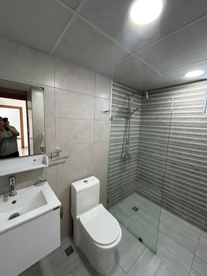 Apartamento en Urbanización Real, Santo Domingo D.N. con 1 habitación, 1 baño, 1 parqueo en 6to nivel de 63 mts² con mantenimiento incluido - Imagen 2