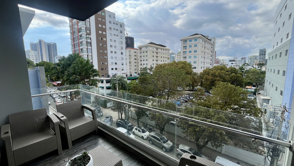 Apartamento en Piantini, Santo Domingo D.N. con 2 habitaciones, 2 baños, 2 parqueos en 4to nivel de 114 mts² con mantenimiento incluido - Imagen 5