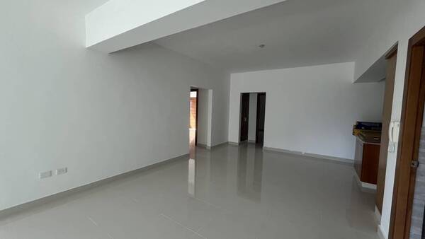 Apartamento en Alma Rosa I, Santo Domingo Este con 3 habitaciones, 3 baños, 2 parqueos en 3er nivel de 180 mts² con mantenimiento incluido - Imagen 4