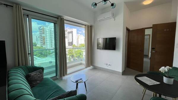 Apartamento en Ensanche Serralles, Santo Domingo D.N. con 1 habitación, 1 baño, 1 parqueo en 4to nivel de 44 mts² con mantenimiento incluido - Imagen 5