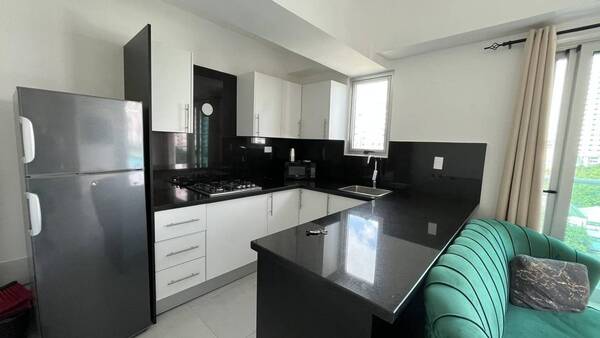 Apartamento en Ensanche Serralles, Santo Domingo D.N. con 1 habitación, 1 baño, 1 parqueo en 4to nivel de 44 mts² con mantenimiento incluido - Imagen 7