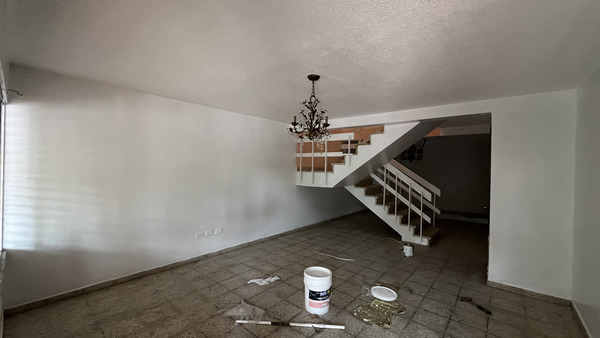 Casa en Los Prados, Santo Domingo D.N. con 3 habitaciones, 2 baños, 2 parqueos de 2 niveles con mantenimiento incluido - Imagen 5