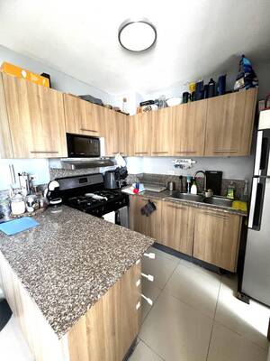 Apartamento en Altos De Arroyo Hondo, Santo Domingo D.N. de 3 habitaciones con 2 baños y 2 parqueos en 4to nivel - Imagen 2