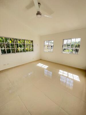 Casa en Cuesta Hermosa Ii, Santo Domingo D.N. de 3 habitaciones con 2 baños y 3 parqueos con 450 mts² - Imagen 5