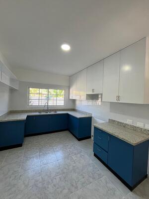 Casa en Cuesta Hermosa Ii, Santo Domingo D.N. de 3 habitaciones con 2 baños y 3 parqueos con 450 mts² - Imagen 2