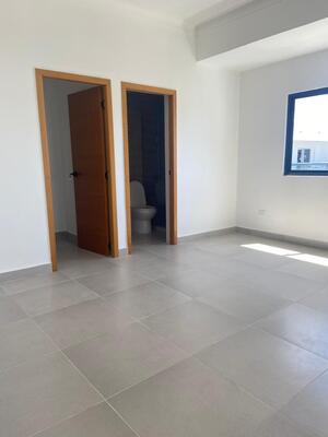 Apartamento en Bella Vista, Santo Domingo D.N. de 2 habitaciones con 2 baños y 2 parqueos con mantenimiento incluido - Imagen 5