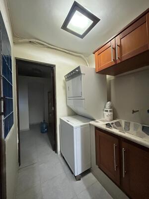 Apartamento en Ensanche Paraíso, Santo Domingo D.N. de 2 habitaciones con 2 baños y 2 parqueos en 4to nivel con 135 mts² con mantenimiento incluido - Imagen 2