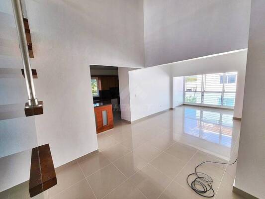 Apartamento en Los Laureles, Santiago de 3 habitaciones con 2 baños y 2 parqueos en 4to nivel con mantenimiento incluido - Imagen 2