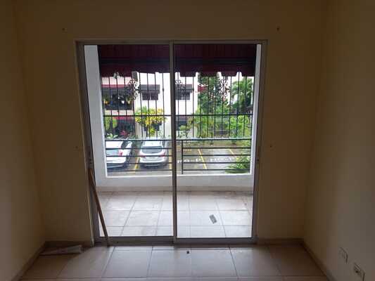 Apartamento en Los Alcarrizos, Los Alcarrizos de 3 habitaciones con 2 baños y 1 parqueo en 2do nivel con 70 mts² - Imagen 3