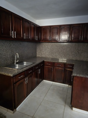 Casa en Cuesta Hermosa Ii, Santo Domingo D.N. de 3 habitaciones con 2 baños y 2 parqueos de 2 niveles con 350 - Imagen 4