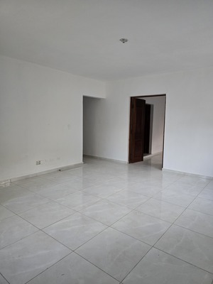 Casa en Cuesta Hermosa Ii, Santo Domingo D.N. de 3 habitaciones con 2 baños y 2 parqueos de 2 niveles con 350 - Imagen 5