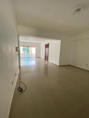 Apartamento en Urbanización Real, Santo Domingo D.N. con 3 habitaciones, 2 baños, 2 parqueos en 3er nivel de 160 mts² - Imagen 6