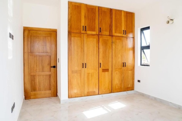 Casa en Puerto Plata, Puerto Plata con 3 habitaciones, 3 baños, 2 parqueos de 2 niveles de 436 mts² - Imagen 6