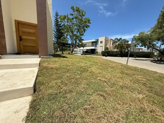 Casa en Puerto Plata, Puerto Plata con 3 habitaciones, 2 baños, 2 parqueos de 2 niveles con mantenimiento incluido - Imagen 3