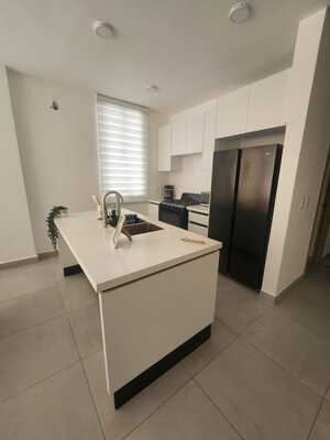 Casa en Vista Cana, Punta Cana con 3 habitaciones, 2 baños, 2 parqueos de 2 niveles de 153 mts² con mantenimiento incluido - Imagen 6