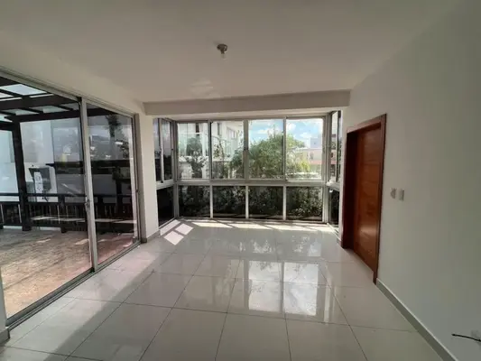 Apartamento en Torre Alta, Puerto Plata con 3 habitaciones, 2 baños, 2 parqueos en 1er nivel con mantenimiento incluido - Imagen 3