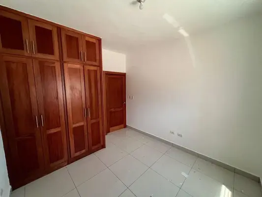 Apartamento en Torre Alta, Puerto Plata con 3 habitaciones, 2 baños, 2 parqueos en 1er nivel con mantenimiento incluido - Imagen 7